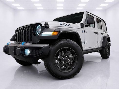 Used 2023 Jeep Wrangler Unlimited w/ Cold Weather Group AWD/4WD image 8