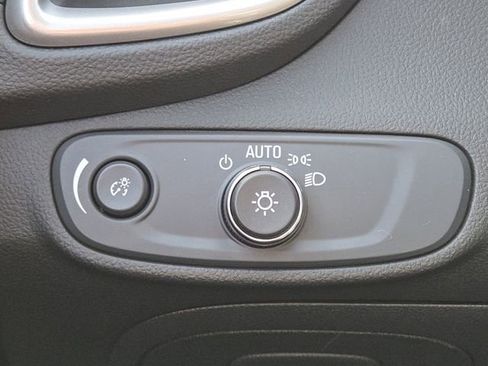 Used 2022 Chevrolet Trax LS w/ Tint and Cruise Package image 8