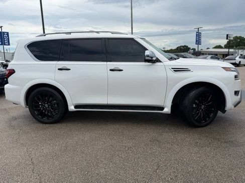 Used 2023 Nissan Armada Platinum w/ Captain's Chairs Package RWD image 5