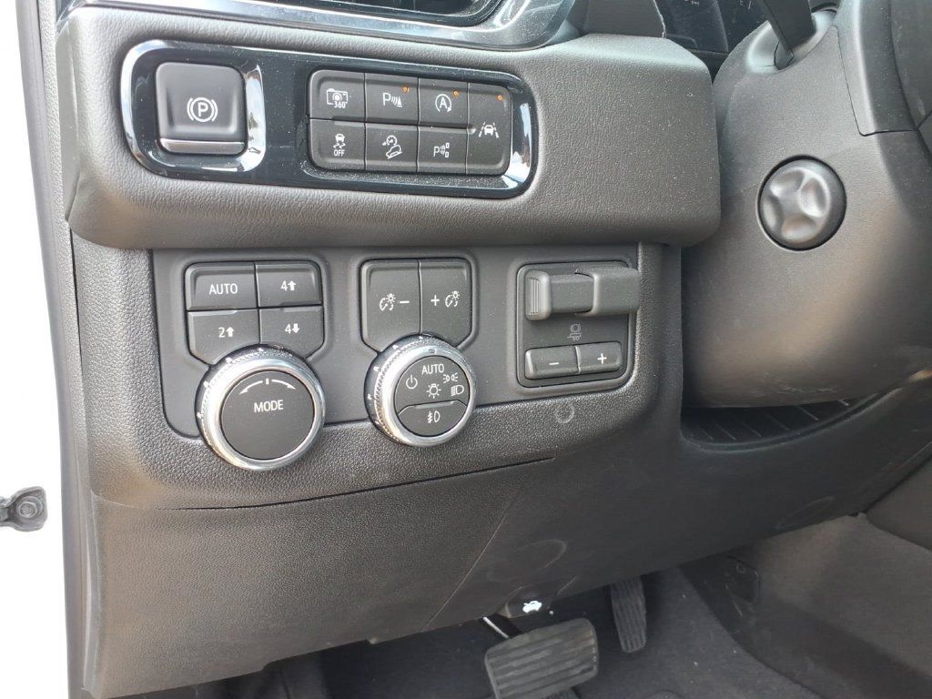 New 2026 GMC Yukon XL Denali w/ Advanced Technology Package AWD/4WD image 18