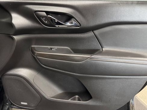 Used 2017 GMC Acadia SLT image 59