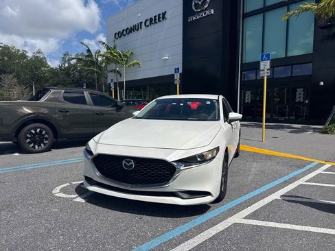 Used 2020 MAZDA MAZDA3 Sedan FWD image 9