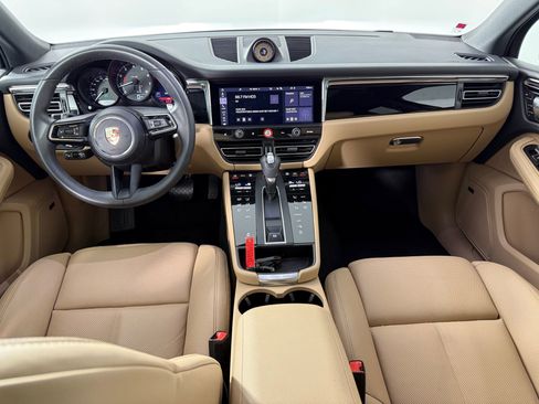 New 2025 Porsche Macan image 17