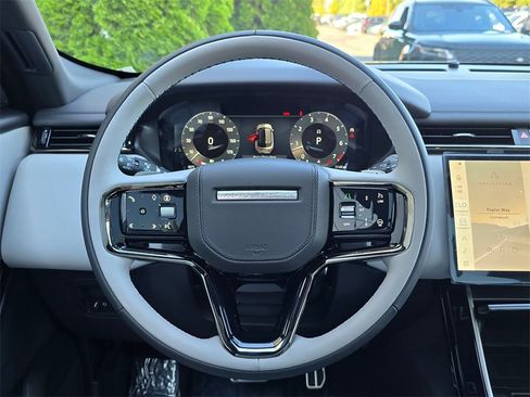 New 2026 Land Rover Range Rover Velar Dynamic SE image 11