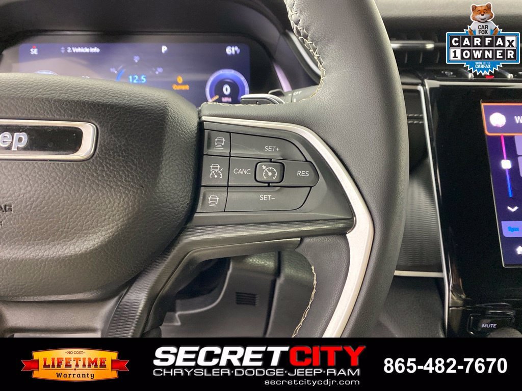 Used 2023 Jeep Grand Cherokee L Laredo AWD/4WD image 15