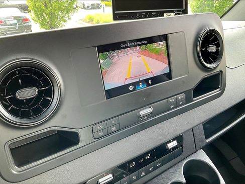 New 2024 Mercedes-Benz Sprinter 2500 w/ Acoustic Package image 23
