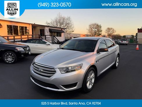 Used 2016 Ford Taurus SE FWD image 1
