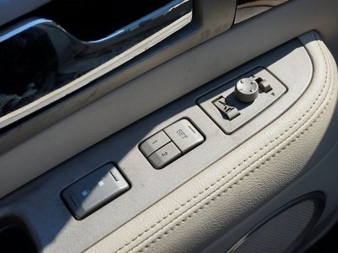 Used 2004 Lincoln Navigator Luxury image 13