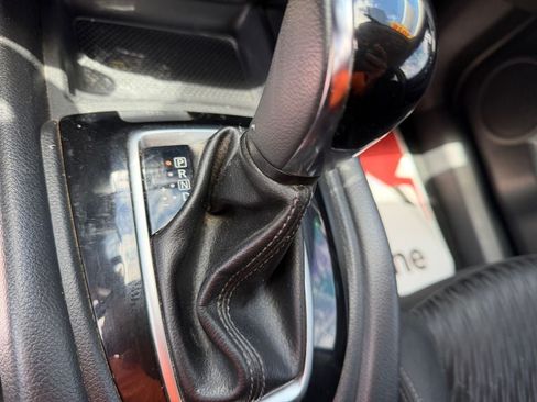 Used 2018 Nissan Rogue SV AWD/4WD image 21
