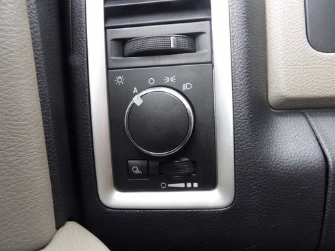 Used 2010 Dodge Ram 1500 Truck SLT image 12