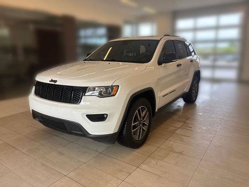 Used 2021 Jeep Grand Cherokee Limited w/ Luxury Group II RWD image 4