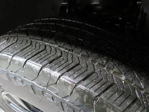 Used 2024 Ford F150 Lariat w/ Equipment Group 502A High image 7