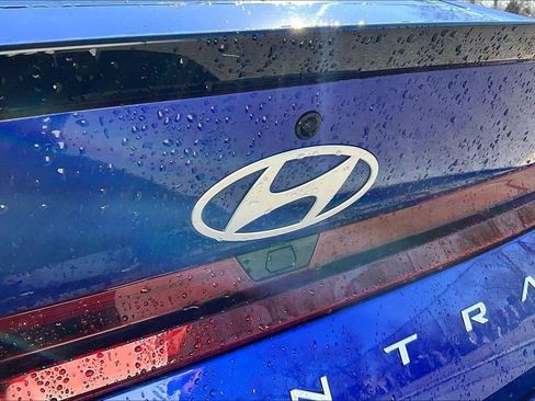 Used 2025 Hyundai Elantra Sport image 30