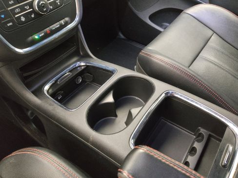 Used 2020 Dodge Grand Caravan GT image 26