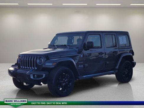 Used 2023 Jeep Wrangler Unlimited Sahara w/ Cold Weather Group image 8