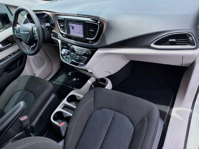 Used 2024 Chrysler Voyager LX FWD image 30