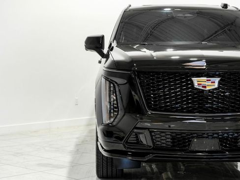 Used 2025 Cadillac Escalade V image 44