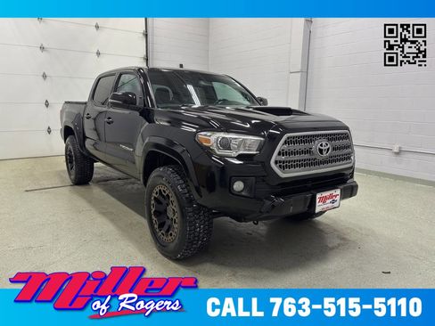 Used 2017 Toyota Tacoma TRD Sport w/ Tow Package image 1