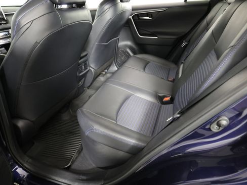 Used 2021 Toyota RAV4 XSE AWD/4WD image 17