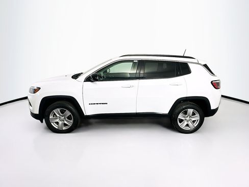 Used 2022 Jeep Compass Latitude w/ Convenience Group AWD/4WD image 4