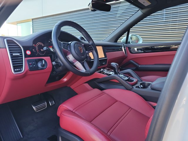 Certified 2023 Porsche Cayenne S AWD/4WD image 4