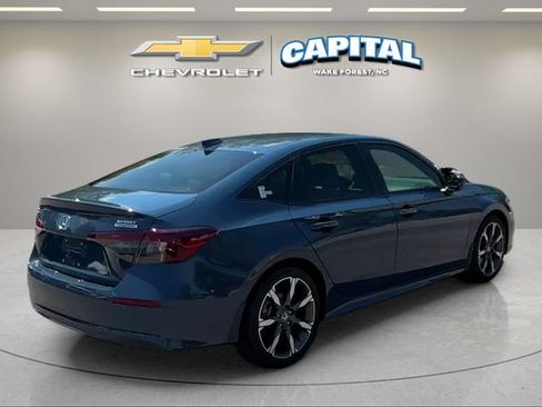 Used 2025 Honda Civic Sport image 5