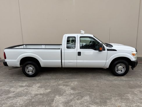 Used 2011 Ford F250 XL w/ PWR Equipment Group RWD image 2