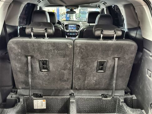 Used 2021 GMC Acadia AT4 w/ Technology Package image 30