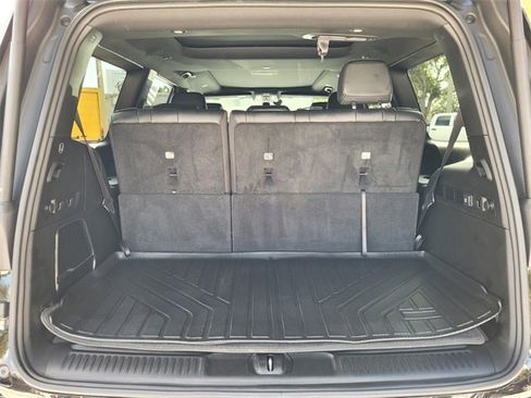 Used 2023 Jeep Wagoneer 4WD w/ Premium Group I image 9