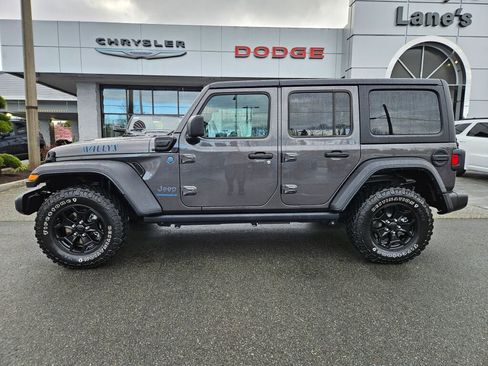 Used 2023 Jeep Wrangler Unlimited image 2