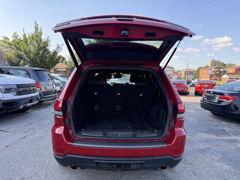 Used 2017 Jeep Grand Cherokee Trailhawk AWD/4WD image 9