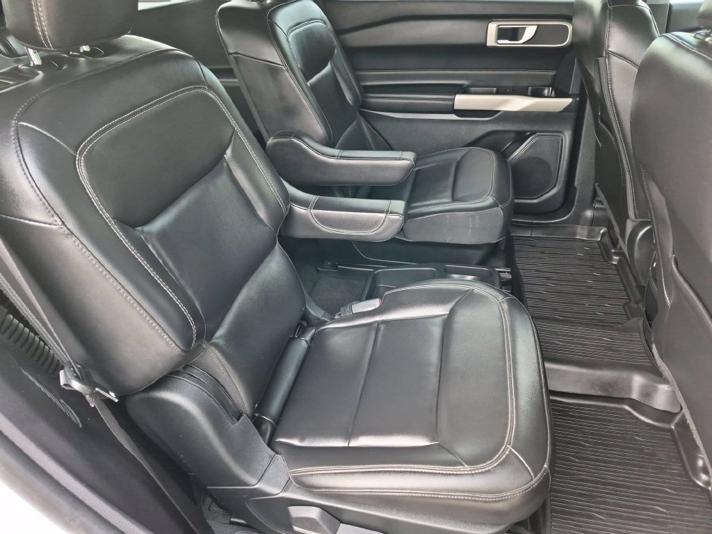 Used 2021 Ford Explorer XLT w/ Equipment Group 202A AWD/4WD image 23