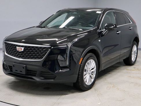 Used 2024 Cadillac XT4 Luxury image 6