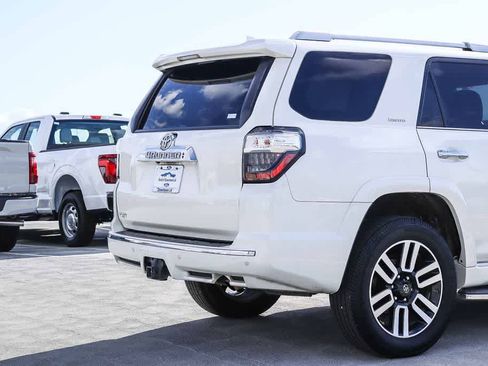 Used 2018 Toyota 4Runner Limited RWD image 9