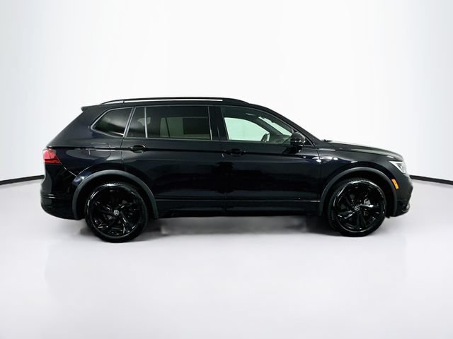 Certified 2024 Volkswagen Tiguan SE R-Line AWD/4WD image 9