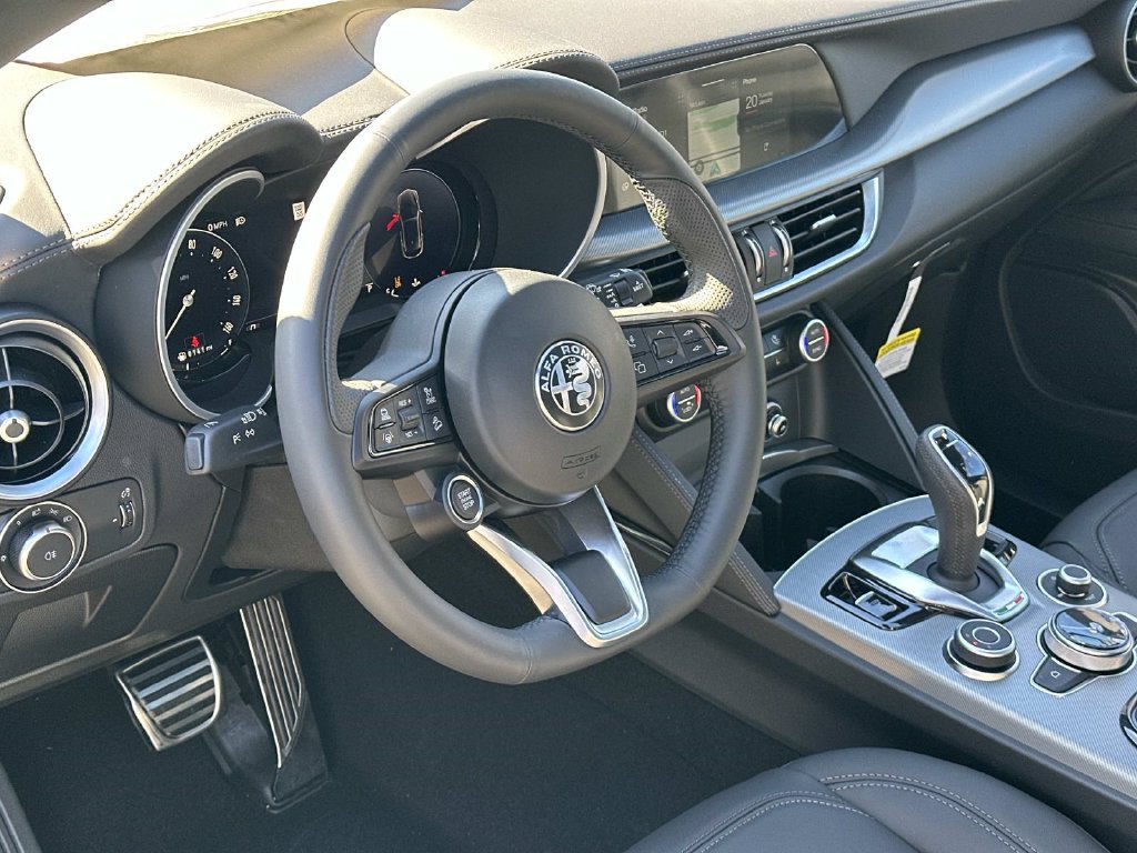 New 2026 Alfa Romeo Stelvio Sprint AWD/4WD image 2