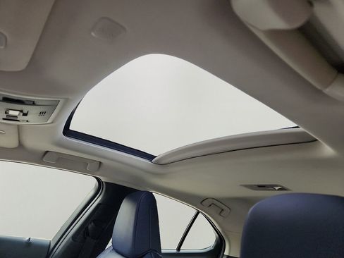 Used 2020 Lexus UX 250h w/ Premium Package image 15