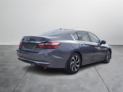 Used 2017 Honda Accord EX-L image 4