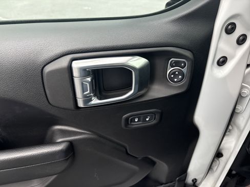 Used 2022 Jeep Wrangler Unlimited Sport w/ Sun And Sound Package image 16