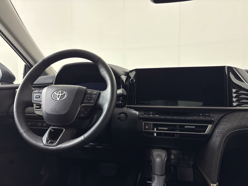 Used 2025 Toyota Camry XLE FWD image 21