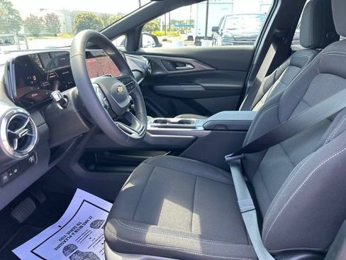 New 2026 Chevrolet Equinox EV LT FWD image 15