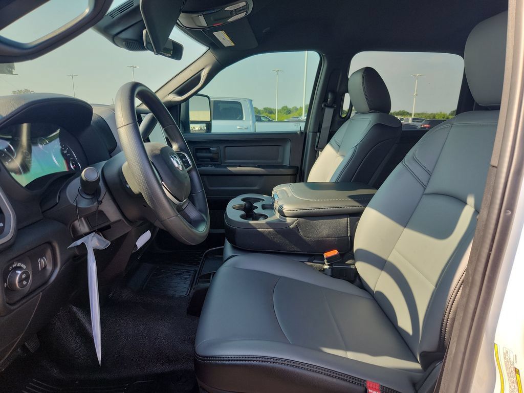 New 2026 RAM 5500 Tradesman AWD/4WD image 10