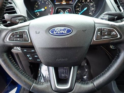 Used 2017 Ford Escape Titanium image 19