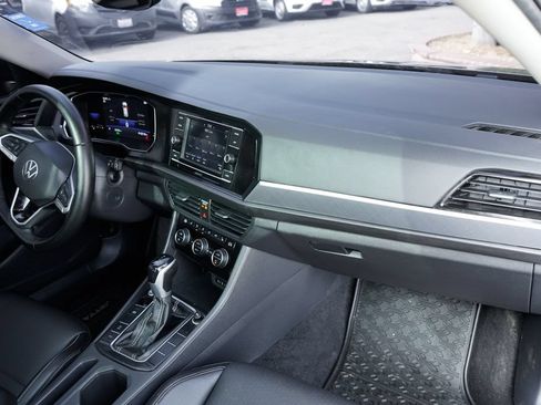 Used 2022 Volkswagen Jetta SE FWD image 37