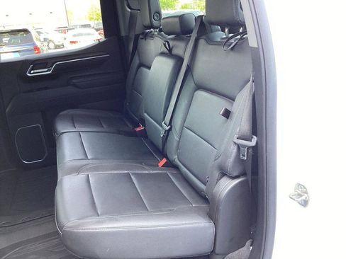 Used 2025 GMC Sierra 1500 SLT AWD/4WD image 14