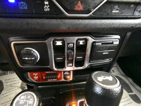 Used 2024 Jeep Wrangler Unlimited AWD/4WD image 28