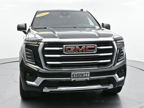 Used 2025 GMC Yukon Elevation image 2
