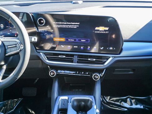 New 2026 Chevrolet Equinox EV LT image 15