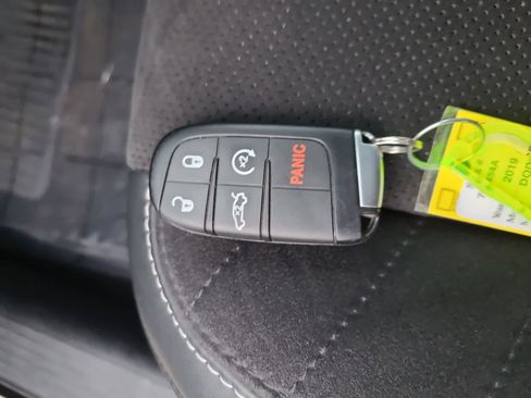 Used 2019 Dodge Challenger SRT Hellcat image 28