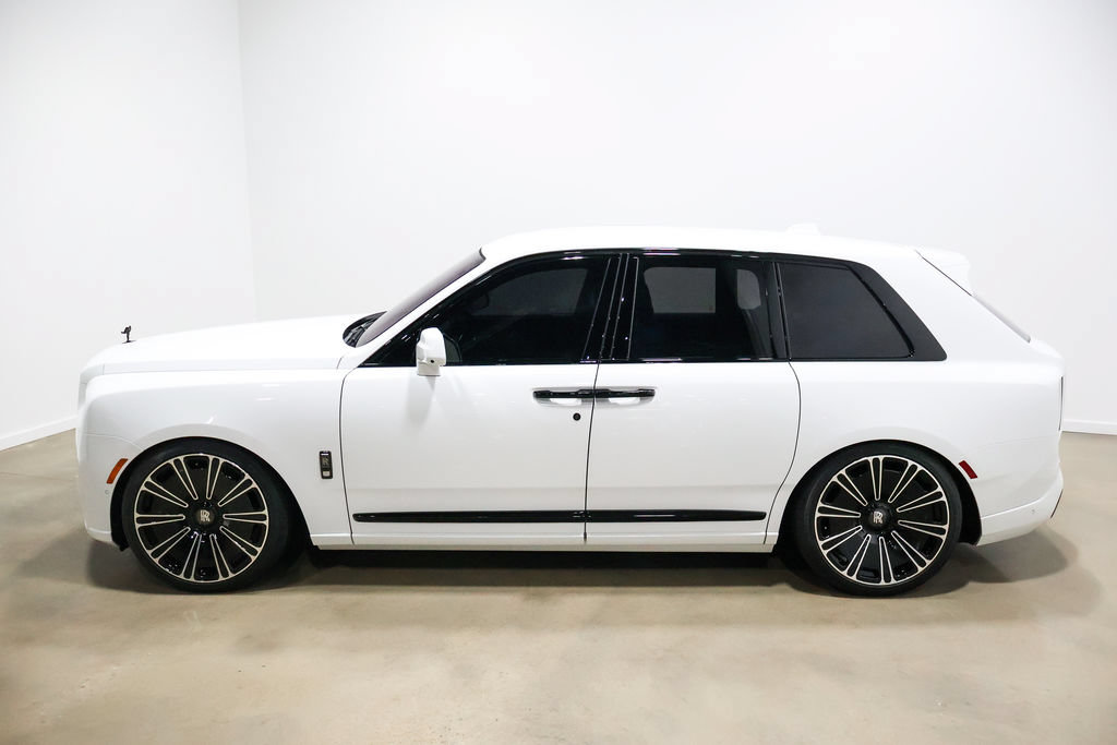 Used 2025 Rolls-Royce Cullinan Black Badge AWD/4WD image 17